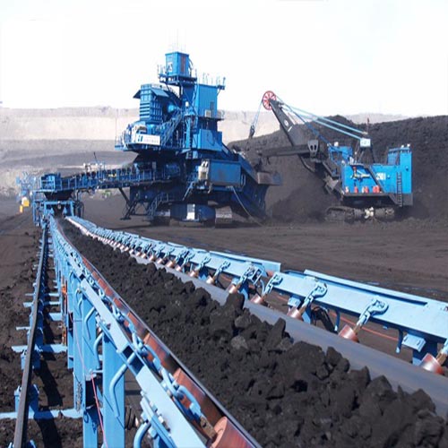 煤矿用皮带输送机具有运输量大、工作环境复杂、承载能力强、以及运输距离较长等特点